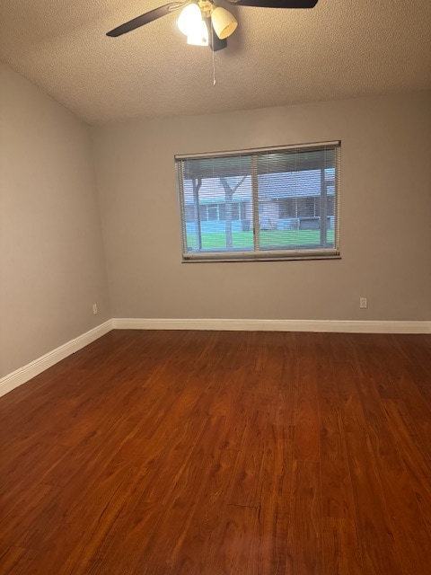 Building Photo - 707 NW 208th Dr
