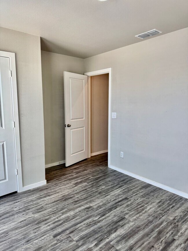 Building Photo - 2121 N Avenue J