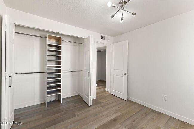 Building Photo - 3763 E Evans Dr