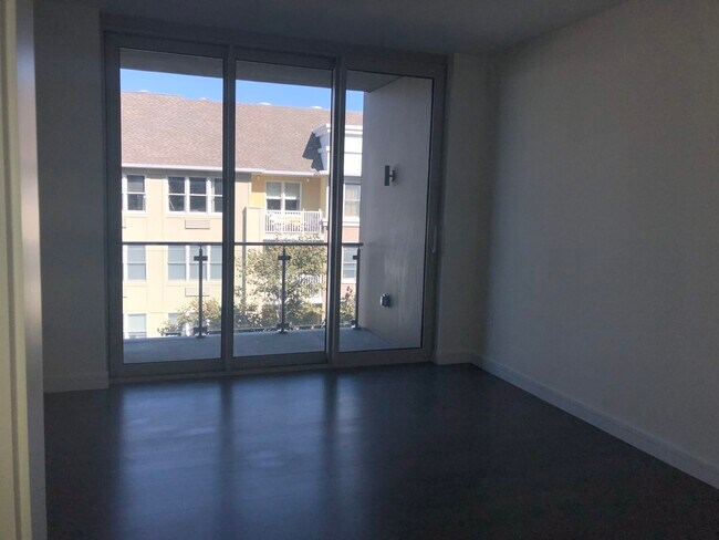 Building Photo - 30 Melrose Ter