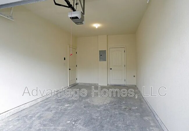 Building Photo - 2176 SW Timbertrace Ln