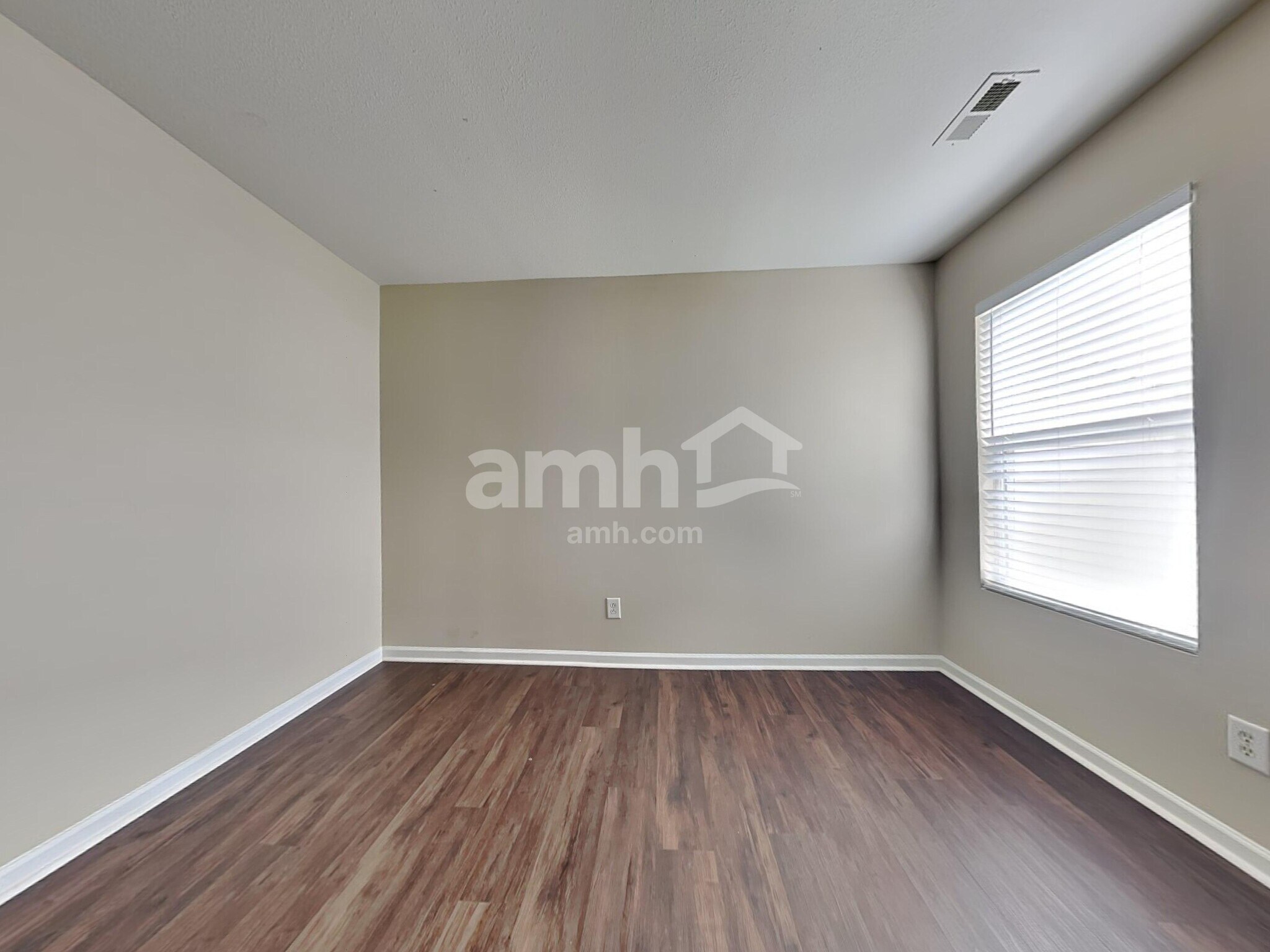 Building Photo - 2021 Moss Creek Dr