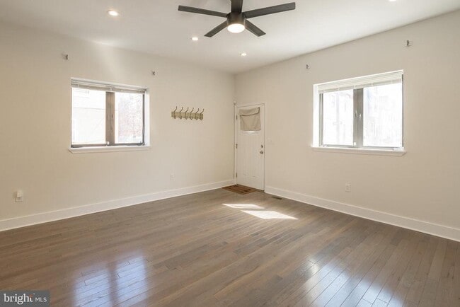 Primary Photo - 2106 Manton St