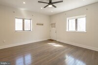 Building Photo - 1214 S 21st St