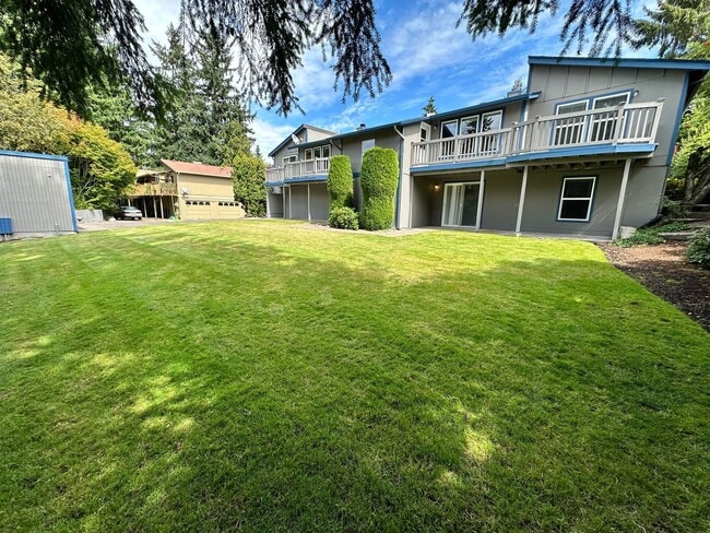 Building Photo - Beautiful well Maintained Duplex for rent