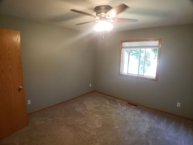 Building Photo - Beautiful 4 Bedroom House in Prescott, WI!...
