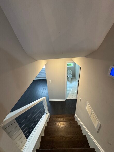 Building Photo - 2281 Shamrock Dr