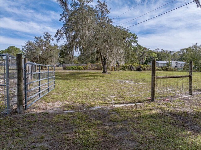 Building Photo - 5017 Lewellyn Rd