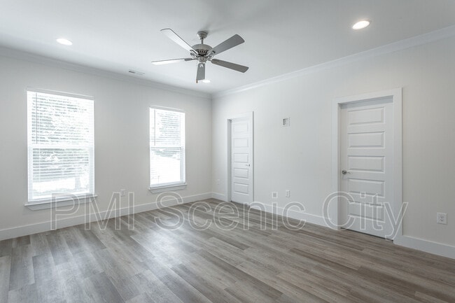 Building Photo - 1886 Young Rd SE