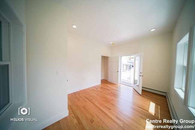 Building Photo - 2500 Sq Ft. Massive Luxury Apt in Davis Sq...