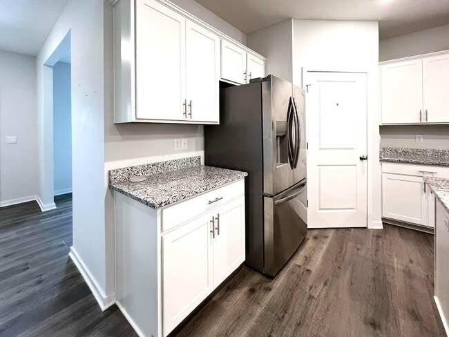 Building Photo - 473 Park Vista Dr