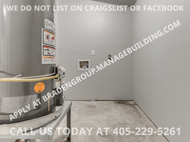 Building Photo - 4003 N Rockwell Ave