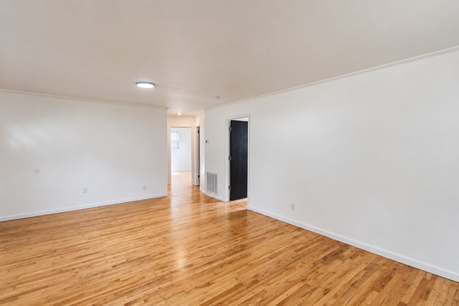 Building Photo - 118 Stone Dr