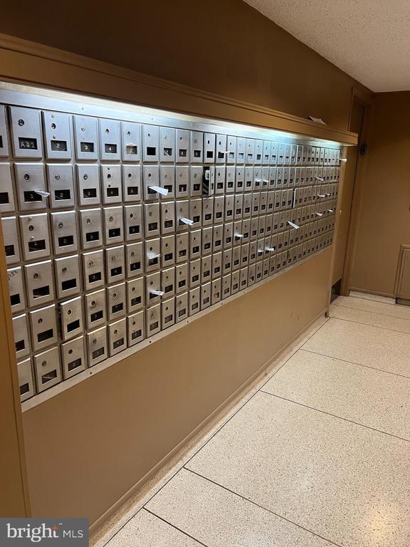 Building Photo - 100 West Ave