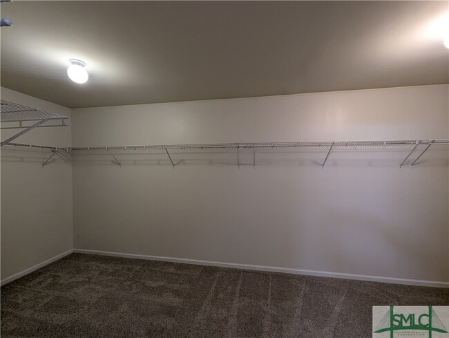 Building Photo - 325 Windmill Dr