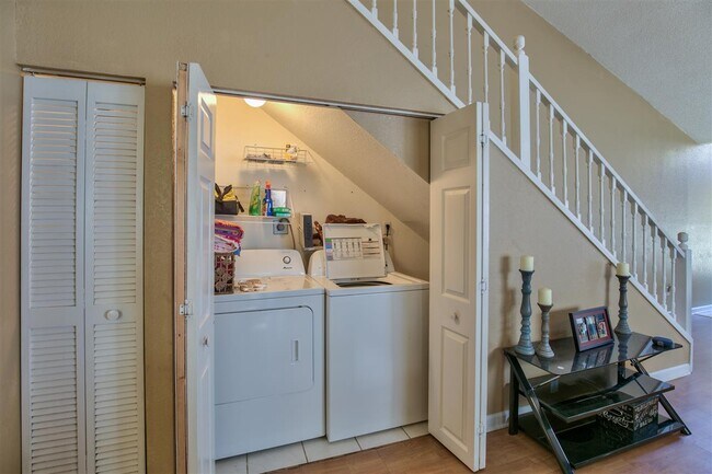 Building Photo - 2506 Golden Park Ln