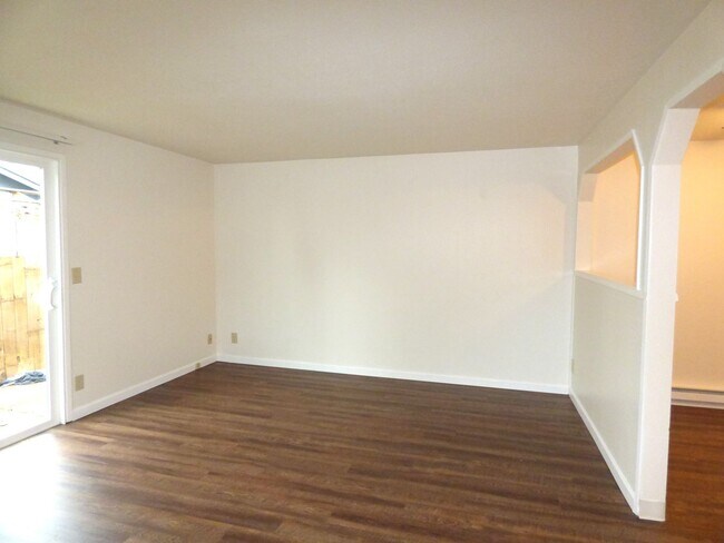 Building Photo - 2 bed 1.5 bath Townhome in Keizer