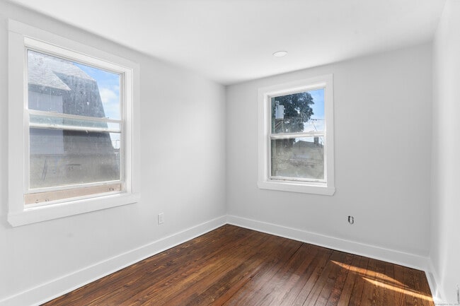 Building Photo - 366 Remington St