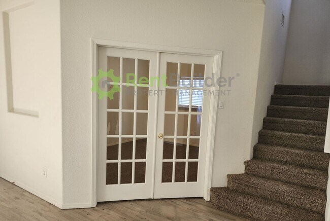Building Photo - Stunning 5-Bed Northern Hills Home – Now Just $2,395/Month!