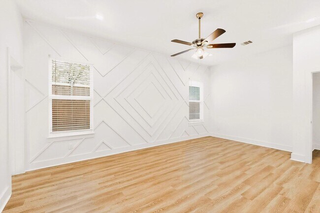 Building Photo - Modern 3 Bed, 3 Bath Home Near Downtown Dallas