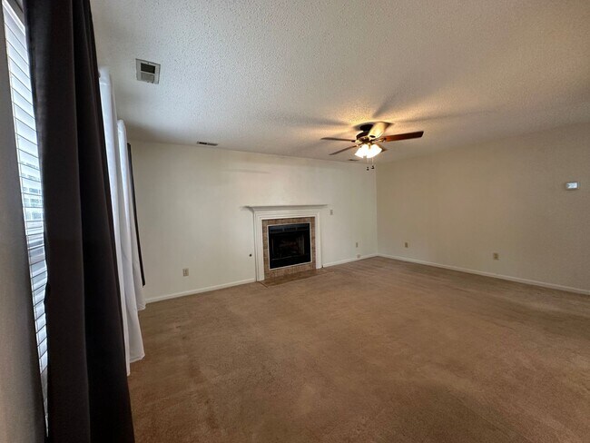 Building Photo - Call or Text Amanda Tate for more informat...