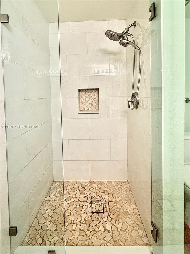 Building Photo - 3020 Alcazar Pl