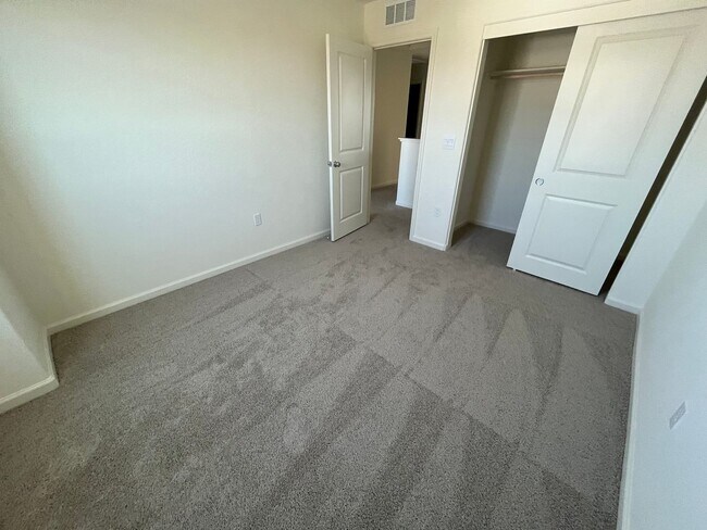 Building Photo - Beautiful brand NEW home for rent in Tulare, Ca