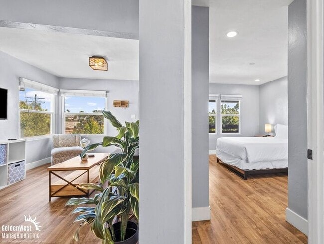 Building Photo - Modern 2Bdm 1Ba Upstairs Unit in North Park!