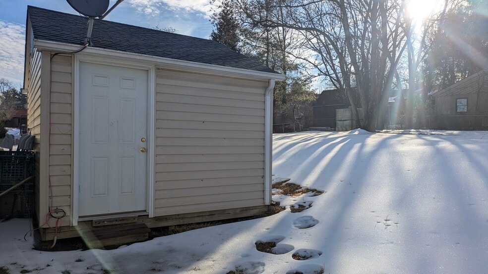 Weather tight storage shed - 2068 Annandale Ct