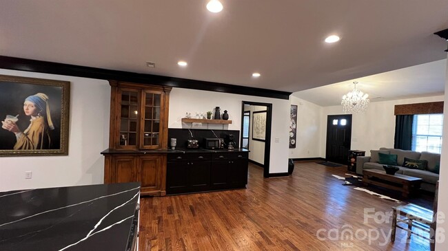 Building Photo - 2301 Remount Rd