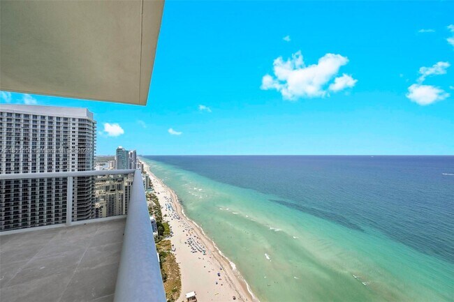 Building Photo - 1830 S Ocean Dr