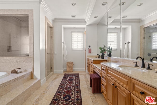 Building Photo - 3697 Benedict Canyon Ln