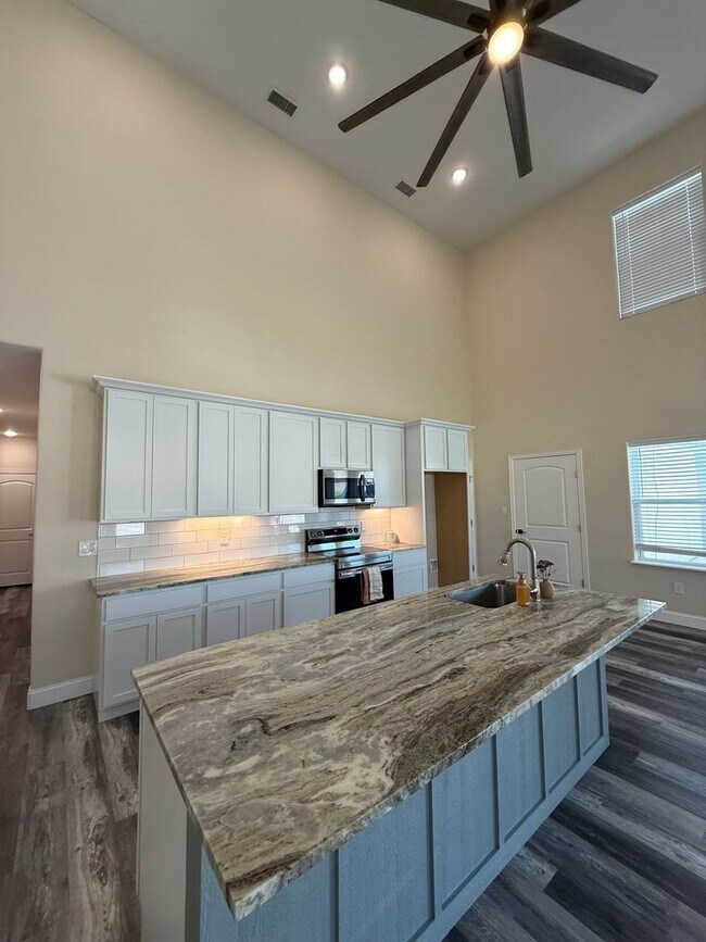 Building Photo - Beautiful modern Townhome in Peaster ISD NO Water Bill -  Fenced Yard - GATED: Spring Move in Spe...