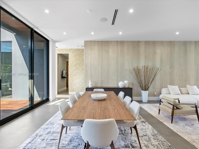 Building Photo - 871 NE 83rd St