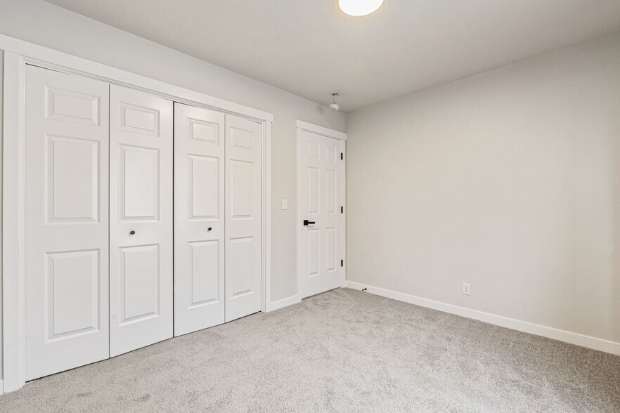 Building Photo - 11035 W Halstead Ct