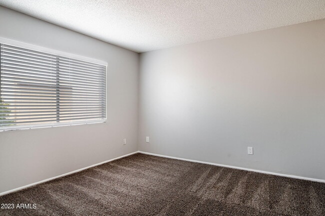 Building Photo - 3522 W Dunlap Ave