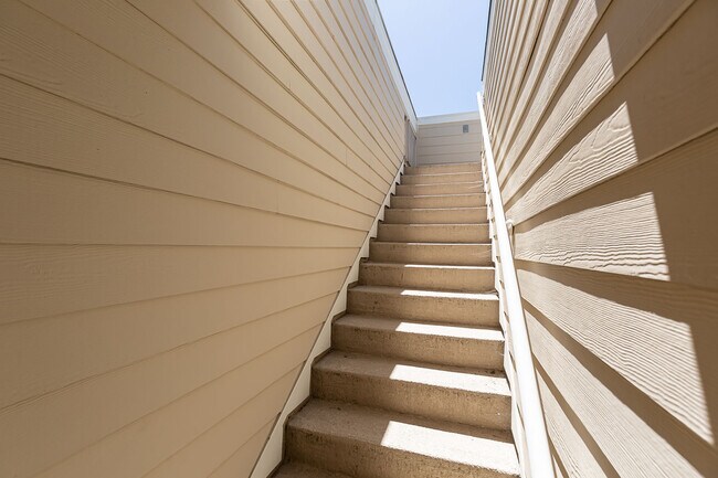 Building Photo - 7726 Ivanhoe Ave
