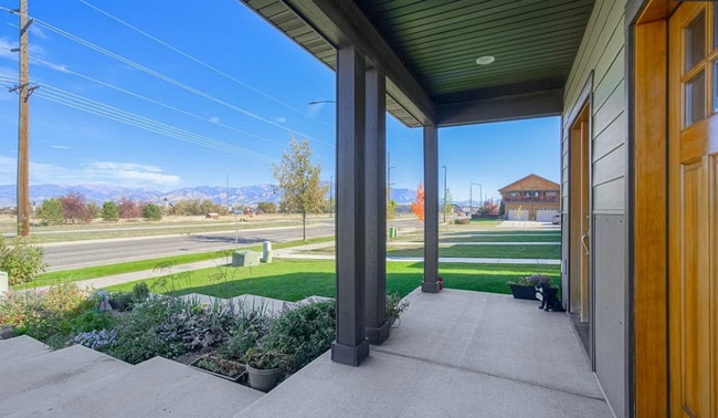 Building Photo - Well-kept Townhome for Rent in Bozeman! Near Parks, Schools and Trails.