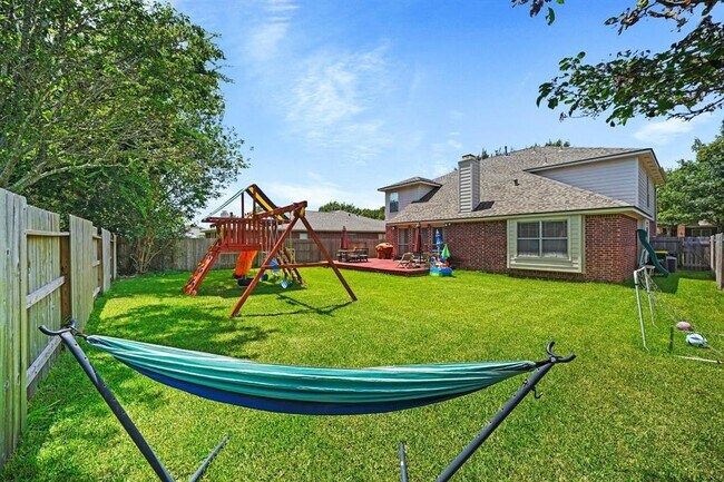 Building Photo - 10008 Dawn Brook Dr