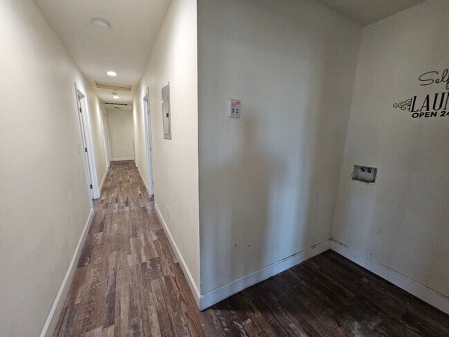 Building Photo - 23(1456,1458)