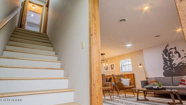 Building Photo - 3933 Dollys Dr