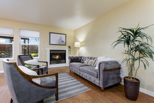Building Photo - 3 Bed 2.5 Bath Townhome in Prime Boise Location!