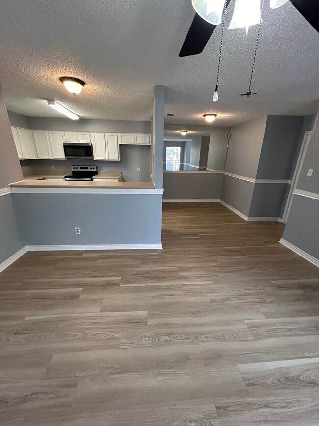 Building Photo - 2648 Pinta Cir