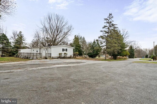 Building Photo - 2730 Old Cedar Grove Rd