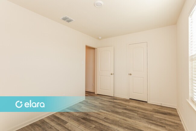 Building Photo - 306 Pvt Rd