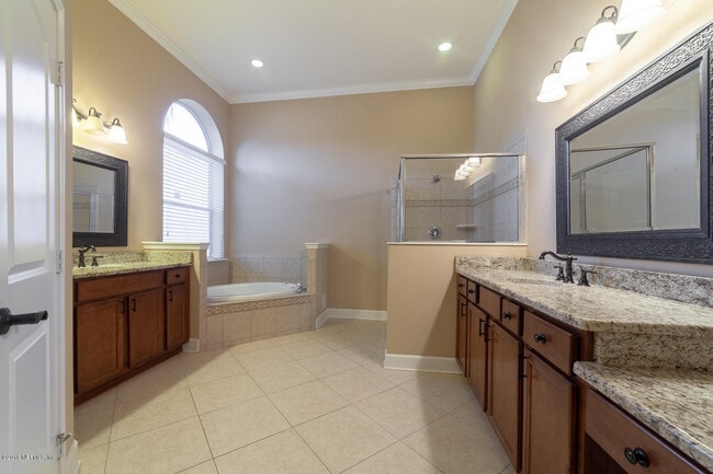 Building Photo - 732 Castledale Ct