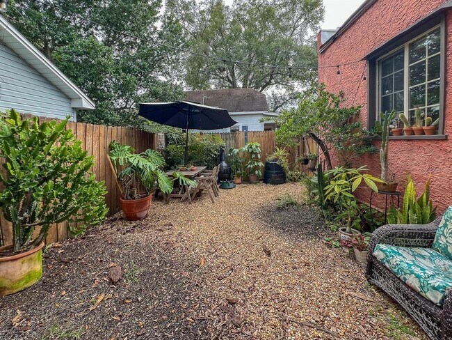 Building Photo - 443 Shine Ave