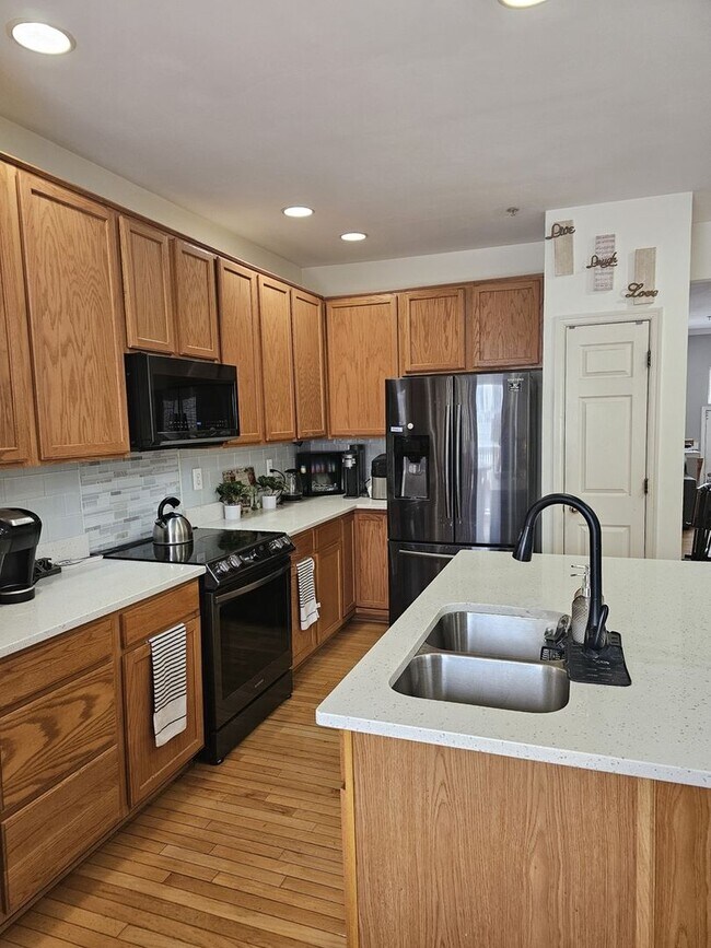 Building Photo - Charming 4BR Townhome in Upper Marlboro