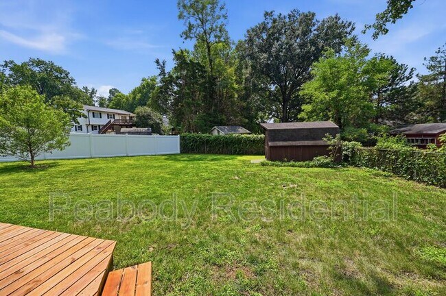 Building Photo - 6426 Carriage Dr