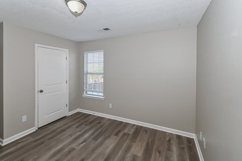 Building Photo - 9727 Pigeon Roost Park Cir